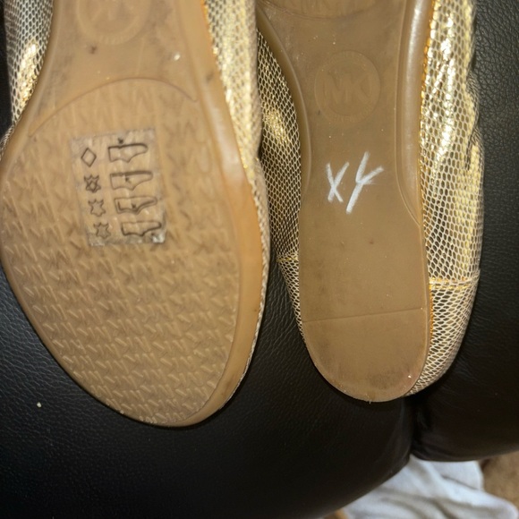 Michael Kors.  Size 8 New Ballerina slippers.   Gold new. - Picture 4 of 5